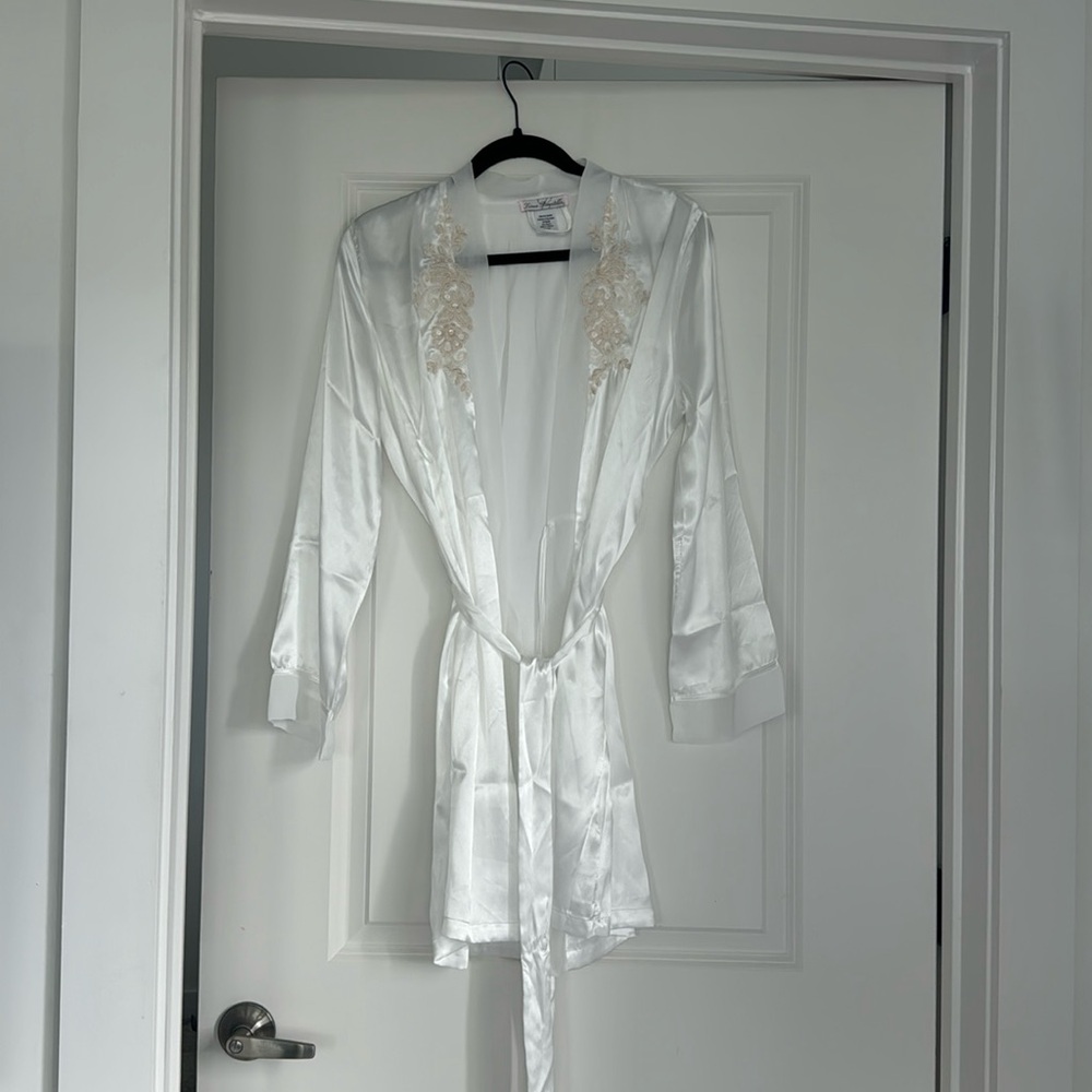 Linea Donatella Bridal Robe- White Wedding Day Robe with Lace
